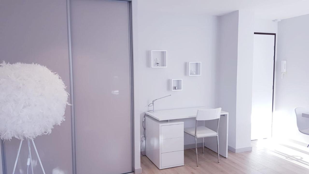 Le White Cosy A 5 Minutes Du Lac Avec Parking Privatif Gratuit Annecy Exterior foto