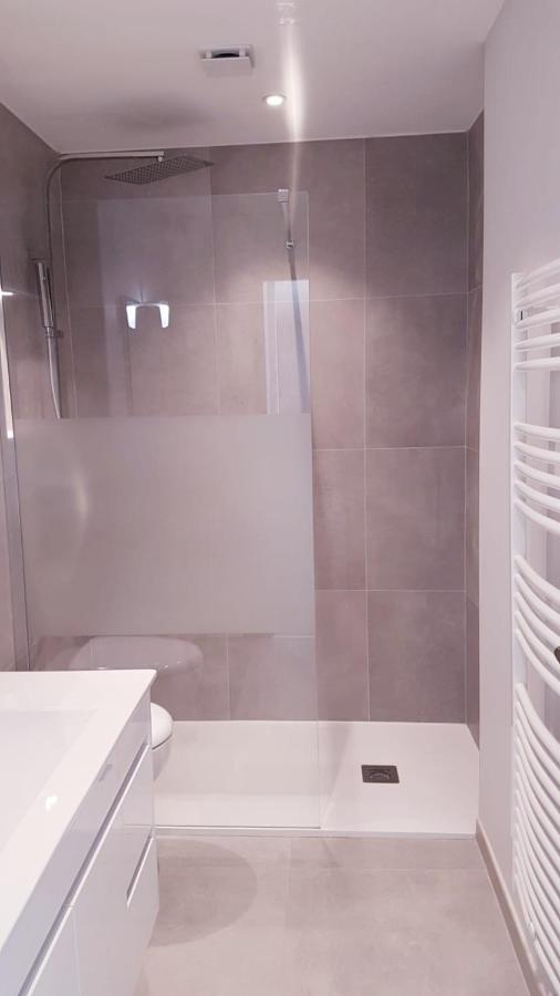 Le White Cosy A 5 Minutes Du Lac Avec Parking Privatif Gratuit Annecy Exterior foto