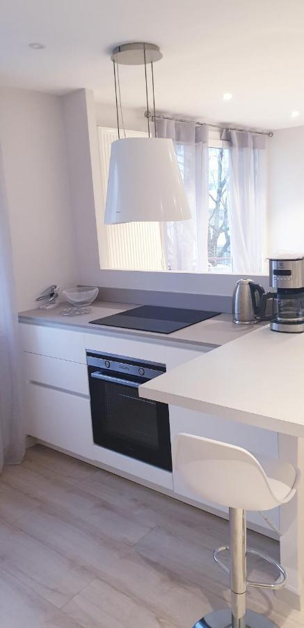 Le White Cosy A 5 Minutes Du Lac Avec Parking Privatif Gratuit Annecy Exterior foto