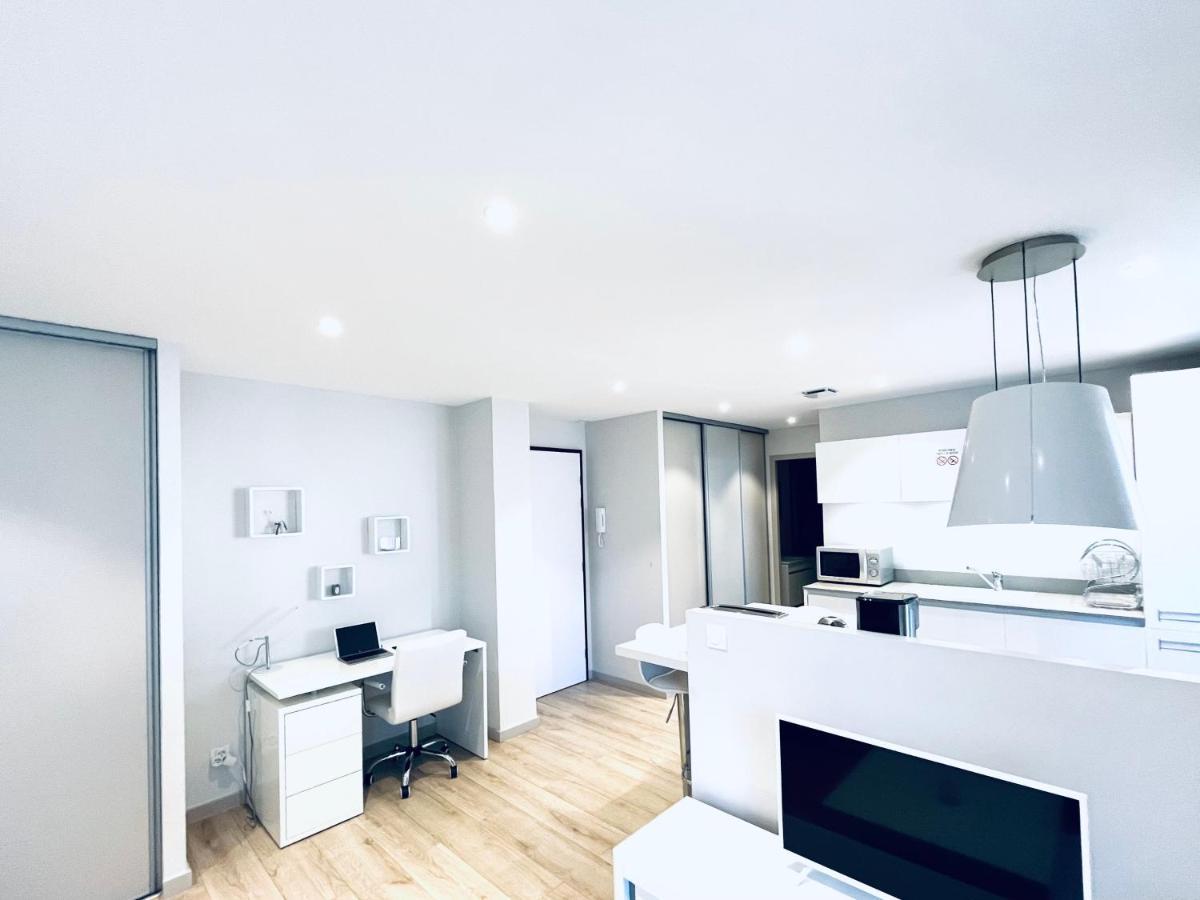 Le White Cosy A 5 Minutes Du Lac Avec Parking Privatif Gratuit Annecy Exterior foto